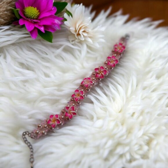 Hawaiian Tropical Plumeria Faux Glass Baby Pink Pearl Boho Beaded Bracelet - Picture 4 of 6